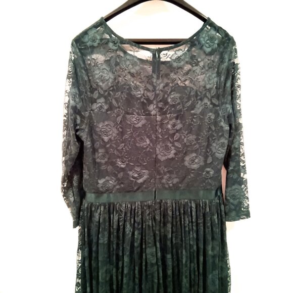 Dress Size 2XL Dark Green Color A-Line Maxi Long Floral Lace Lined Long Sleeves - Picture 5 of 5